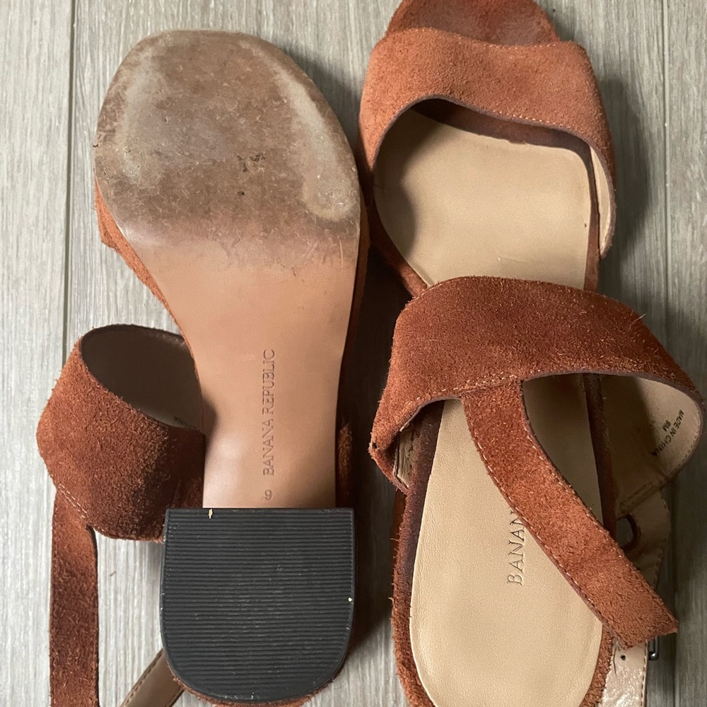 Banana Republic Brown Suede Block Heel Sandals - Picture 6 of 8